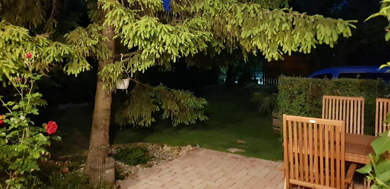 Fuered Deluxe Garden Apartment Balatonfured Bagian luar foto