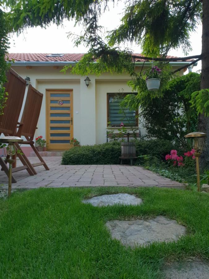 Fuered Deluxe Garden Apartment Balatonfured Bagian luar foto
