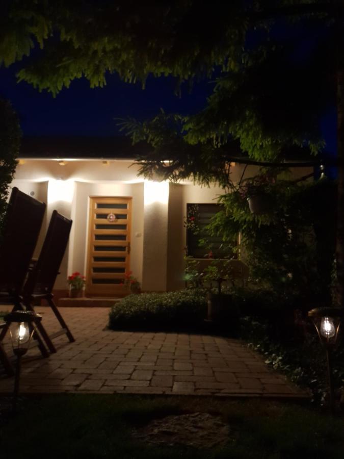 Fuered Deluxe Garden Apartment Balatonfured Bagian luar foto