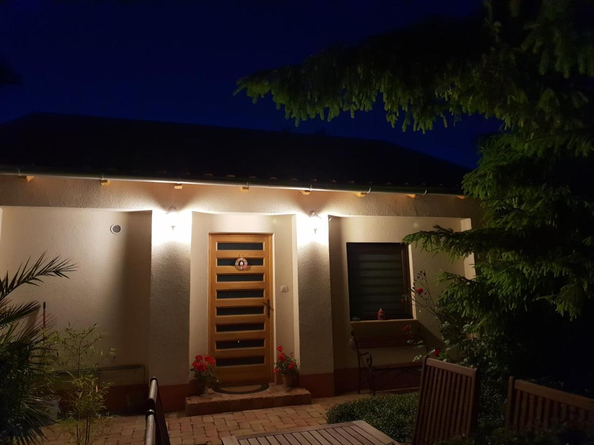 Fuered Deluxe Garden Apartment Balatonfured Bagian luar foto
