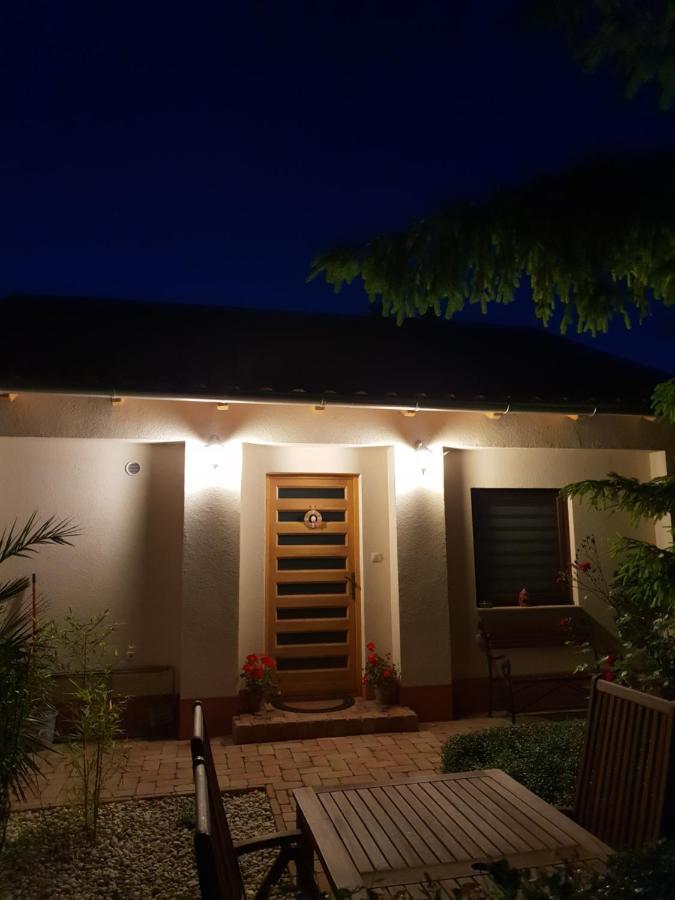 Fuered Deluxe Garden Apartment Balatonfured Bagian luar foto