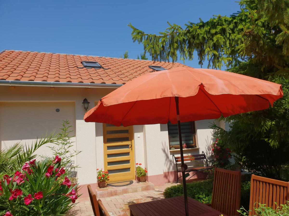 Fuered Deluxe Garden Apartment Balatonfured Bagian luar foto