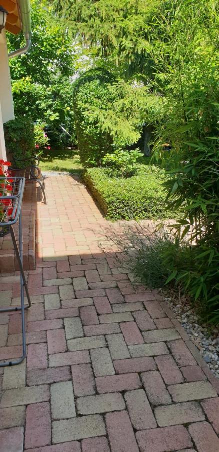 Fuered Deluxe Garden Apartment Balatonfured Bagian luar foto