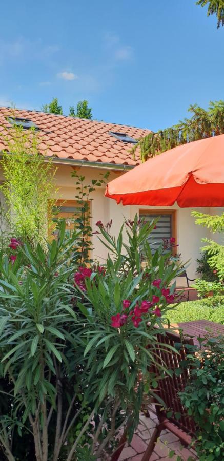Fuered Deluxe Garden Apartment Balatonfured Bagian luar foto